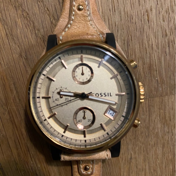 Brown leather fossil watch - Picture 2 of 2